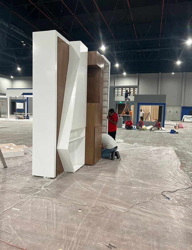 Exhibition stand structure during installation from the company profile